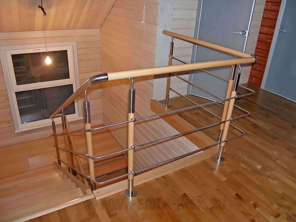 Перила для лестницы с ригелями и комбинированными стойками