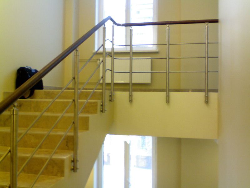 Перила для лестницы в больнице
